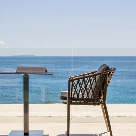 Otel Beyond A Luxury Boutique