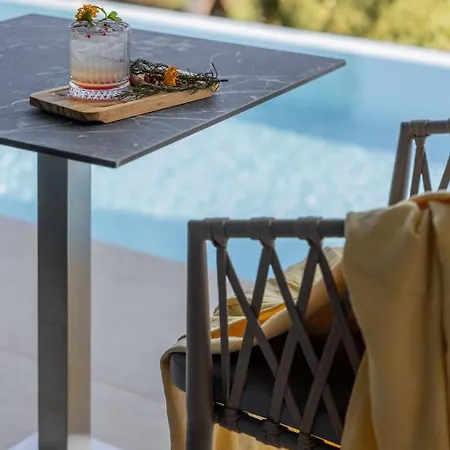 מלון Beyond A Luxury Boutique