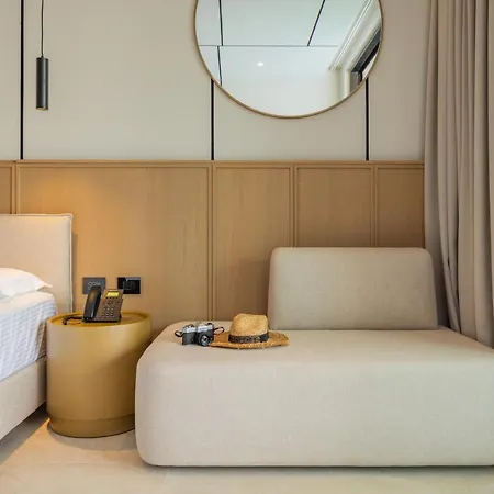 מלון Beyond A Luxury Boutique *