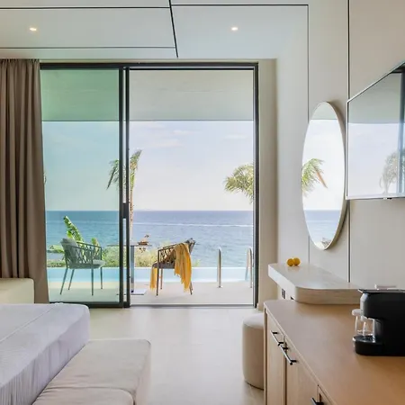 מלון Beyond A Luxury Boutique